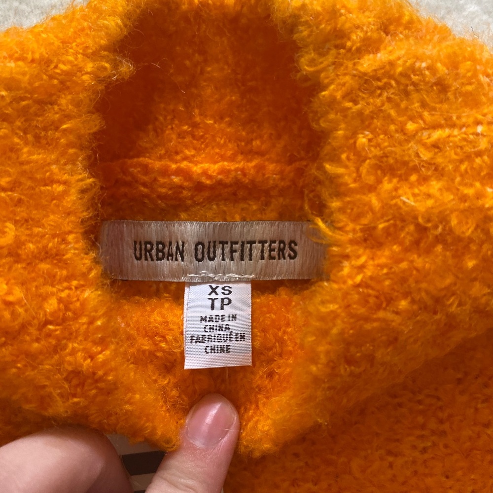 Urban Outfitters Orange Knit Cropped Longsleeve Sweater - Picture 4 of 4